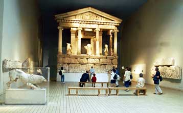 Διπλή πίεση από το Συμβούλιο της Ευρώπης για την επιστροφή των Ελγινείων