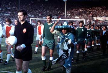 Μνήμες του ένδοξου παρελθόντος αναβιώνουν στους αγώνες Αγιαξ – Παναθηναϊκού την Τετάρτη