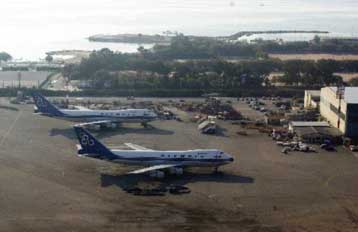 Έτοιμοι να περάσουν στη μαύρη λίστα τις ελληνικές πτήσεις προς τις ΗΠΑ εμφανίζονται οι Αμερικανοί