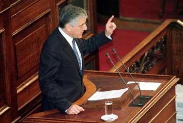 Η Ελλάδα εισέρχεται στην εποχή των πλεονασματικών προϋπολογισμών, δηλώνει ο Γ.Παπαντωνίου