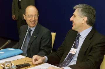 H οδύσσεια της Ελλάδας προς το ενιαίο νόμισμα