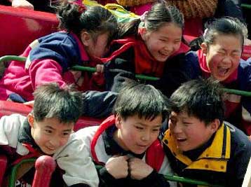 Τα 1,6 δισ. ανθρώπους θα αγγίξει ο πληθυσμός της Κίνας στα μέσα του 21ου αιώνα