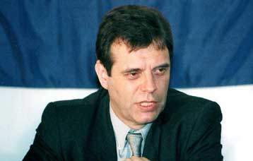 Οι ΗΠΑ καταδικάζουν τα επεισόδια στη νότια Σερβία και ο Κοστούνιτσα τους επιρρίπτει ευθύνες