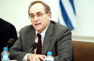 Διασφάλιση της ισοτιμίας ανάμεσα στις χώρες της ΕΕ ζήτησε ο Νίκος Κωνσταντόπουλος