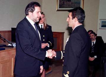 Το ΥΕΝ τίμησε όσους συμμετείχαν στην απελευθέρωση των ομήρων του Ερατώ