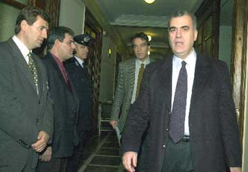 Σεβαστές οι απόψεις του Πάγκαλου, δηλώνει «πυροσβεστικά» ο κυβερνητικός εκπρόσωπος