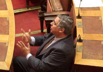 Εμμένει ο Έβερτ στις καταγγελίες του περί χειραγώγησης του ΧΑΑ από τη ΔΕΚΑ