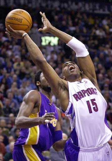 Στην παράταση οι Λέικερς πήραν τη νίκη από τους Ράπτορς