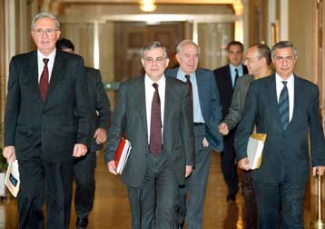 Τρία σενάρια για την τελευταία μείωση των επιτοκίων από την ΤτΕ