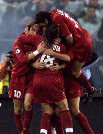 Χωρίς αντίπαλο η Ρόμα στο campionato, 1-0 τη Λάτσιο – Νίκες για Βαλένθια, Ναντ – Ισοπαλία η Παρί Σεν