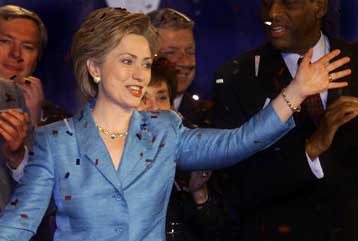 Αντιδράσεις για την αμοιβή – ρεκόρ της Χίλαρι Κλίντον για τα απομνημονεύματά της