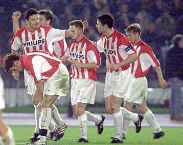 Η Αϊντχόβεν «διέλυσε» με 5-0 την Αλκμάαρ – Τα αποτελέσματα της Εredivisien