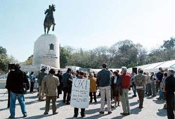 Το Πεδίον του Αρεως κινδυνεύει, δηλώνουν οι κάτοικοι της περιοχής