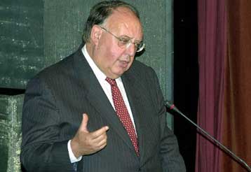 Σκληρές διαπιστώσεις Πάγκαλου για το ΠΑΣΟΚ – Νέα πυρά εναντίον Γ.Παπανδρέου