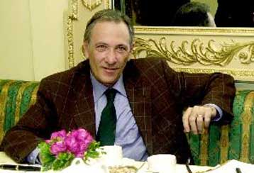 Τα εθνικά συμφέροντα της Τουρκίας επικαλείται ο Τζεμ για την αρνητική στάση της χώρας του στην ευρωά