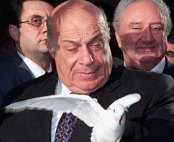 Πυρά Ντενκτάς κατά… πάντων – Σημαντική πρόοδο στην ενταξιακή πορεία της Κύπρου διαπιστώνει η ΕΕ