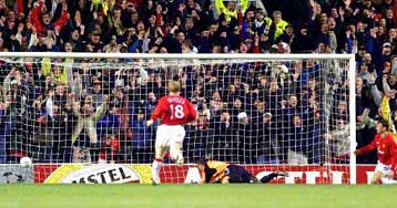 Καθηλωμένη στα ντέρμπι Μάντσεστερ Γιουνάιτεντ – Λίβερπουλ και Λάτσιο – Ρόμα η Ευρώπη