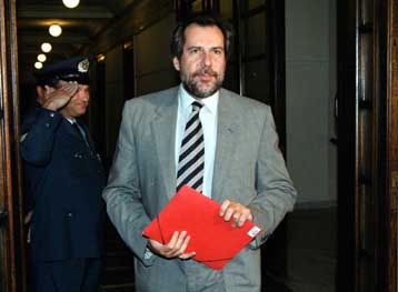 «Έριδα» Παπαντωνίου – Παπουτσή για τις μεταρρυθμίσεις στην ελληνική ναυτιλία