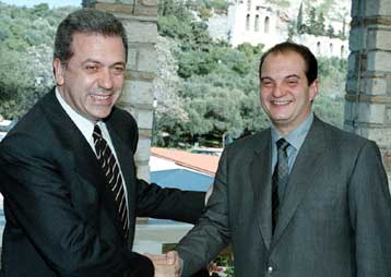 Ψύχραιμα και με πολιτικά κριτήρια πρέπει να αντιμετωπιστεί ο Αβραμόπουλος, εκτιμά η ΝΔ