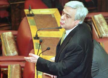 Διαφάνεια στα οικονομικά και των νέων κομμάτων ζητά ο Πρ.Παυλόπουλος