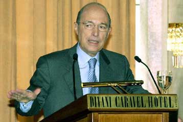 Δεν υπάρχουν αδιέξοδα στις ιδιωτικοποιήσεις, καθησυχάζει ο Κώστας Σημίτης