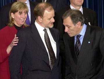 Απομονωμένη η Αγκυρα στις απαιτήσεις της για τον ευρωστρατό, σύμφωνα με τον υπουργό Εξωτερικών