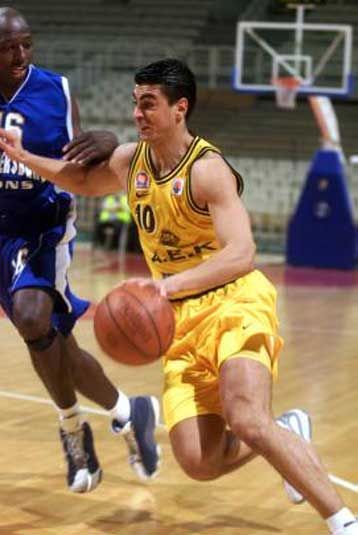 Ένα βήμα πριν από την απόκτηση του δικαιώματος να αγωνιστεί ως κοινοτικός ο Κουτλουάι – Ανοίγει ο δρ