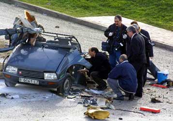 Με σωματοφύλακες κυκλοφορεί ο Λιζαραζού υπό το φόβο της ΕΤΑ