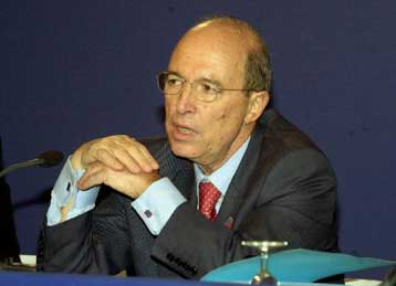 Καμία αλλαγή στο οικονομικό επιτελείο της κυβέρνησης