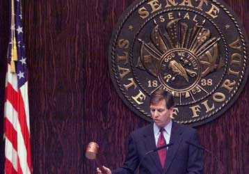 Εν αναμονή του διαγγέλματος Γκορ η Γερουσία της Φλόριντα αναβάλλει το διορισμό των εκλεκτόρων