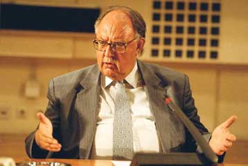 Νέες βολές Πάγκαλου κατά Γ.Παπανδρέου για τις ελληνοτουρκικές σχέσεις