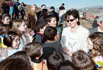 Με μεγάλη συμμετοχή ξεκίνησε η αναδάσωση του Πεντελικού όρους