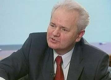 Δίωξη σε τέσσερις συνεργάτες του Μιλόσεβιτς