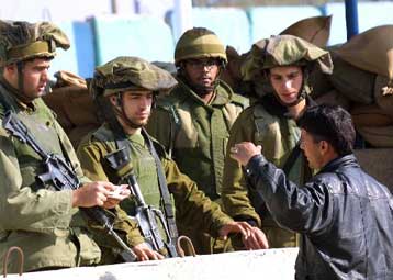 Δύο Παλαιστίνιοι νεκροί από πυρά Ισραηλινών στη Γάζα – Συνεχίζει την αποστολή της η διεθνής επιτροπή