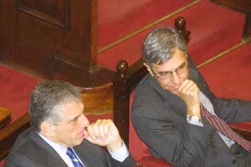 Εγκρίθηκαν από τη Βουλή οι επίμαχες διατάξεις του νομοσχεδίου για το εργασιακό