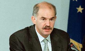 Σε άλλες εποχές μάς γυρίζει το δημοσίευμα του Νέμεσις, απαντά ο Γιώργος Παπανδρέου