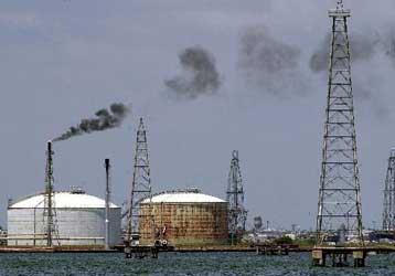 Μείωση της παραγωγής πετρελαίου, για να μην πέσουν οι τιμές, ζητά η Ινδονησία