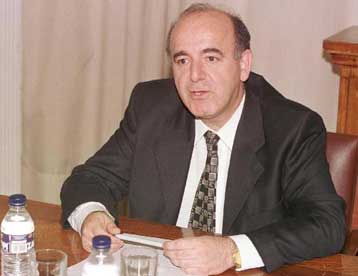 Σε τρεις δόσεις η απόσβεση ζημιών από υποχρεώσεις σε συνάλλαγμα