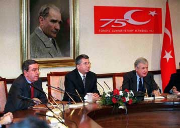 Οι διεθνείς τράπεζες αρωγοί στην προσπάθεια της Τουρκίας να εξέλθει από την οικονομική κρίση