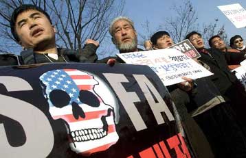 Δυστοκία στις διαπραγματεύσεις ΗΠΑ – Ν.Κορέας για την αποχώρηση των Αμερικανών στρατιωτών