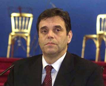 Τη στήριξη της χώρας του στις κινήσεις Κοστούνιτσα εξέφρασε ο Ιταλός πρόεδρος