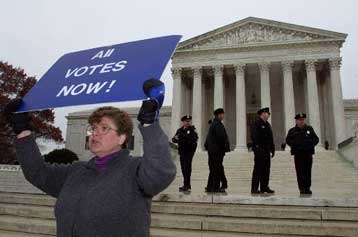 Όλα έτοιμα για την τελευταία πράξη του αμερικανικού εκλογικού σίριαλ