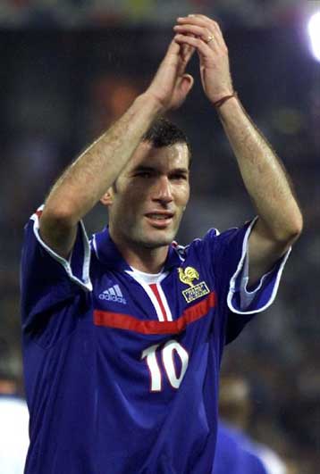 Ο Ζινεντίν Ζιντάν κορυφαίος ποδοσφαιριστής του 2000