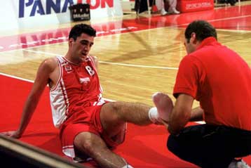 Την Τρίτη χειρουργείται ο Ν.Οικονόμου – Δεν προλαβαίνει το ντέρμπι με τον Παναθηναϊκό