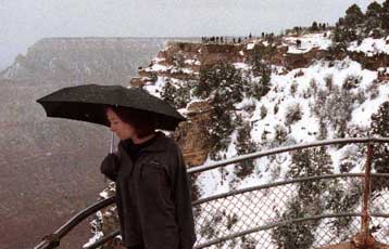 Υποχωρεί το επόμενο διήμερο η θερμοκρασία – Τα πρώτα χιόνια στα κεντρικά και βόρεια ορεινά