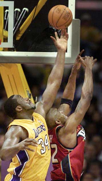 Ο Σακίλ Ο Νιλ τα έκανε όλα και οι Λέικερς πέτυχαν μία ακόμη νίκη