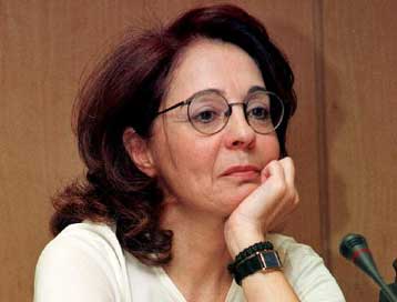 Οι πολιτικές μεταγραφές υπό όρους δεν με αφορούν, δηλώνει η Μ.Δαμανάκη