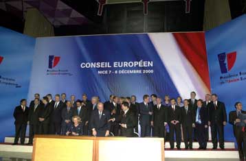 Σε βέτο στις εμπορικές διαπραγματεύσεις πολιτιστικών αγαθών στην ΕΕ εμμένει η Γαλλία