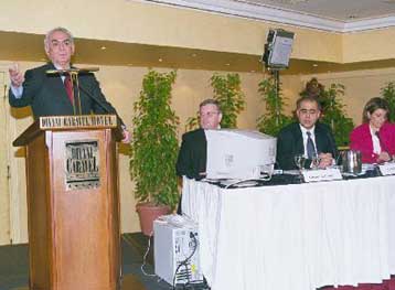 Επανεξέταση των ελληνοαμερικανικών σχέσεων προτείνει ο Ακης Τσοχατζόπουλος