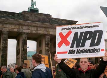 Η γερμανική Βουλή επικυρώνει την απαγόρευση του NPD – Ο λόγος τώρα στο Συνταγματικό Δικαστήριο